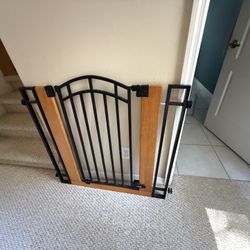 Baby Gate: Wood And black metal