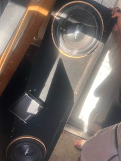 Scar subs and kicker amp