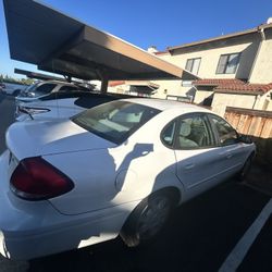 Ford Taurus 
