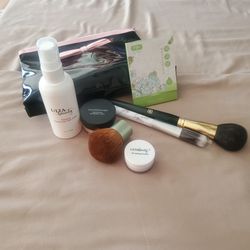 Mixed Face Makeup Set with Makeup Bag Thumbnail