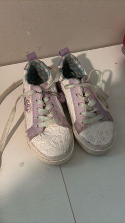 Girl stitch shoes