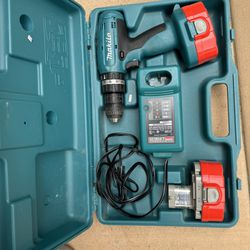 Makita Drill With Batteries and Case 