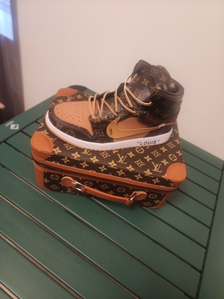 Louis Vuitton Men's 11 - $300 OBOLouis Vuitton Men's 11 - $300 OBO