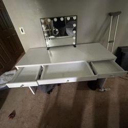 Impressions Vanity Set