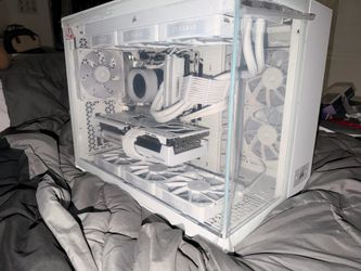WHITE 4k AESTHETIC GAMING PC