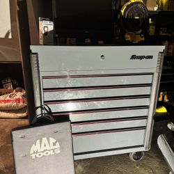 SNAP ON TOOL BOX AND CART 