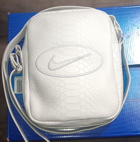 Supreme Nike Leather Shoulder Bag
