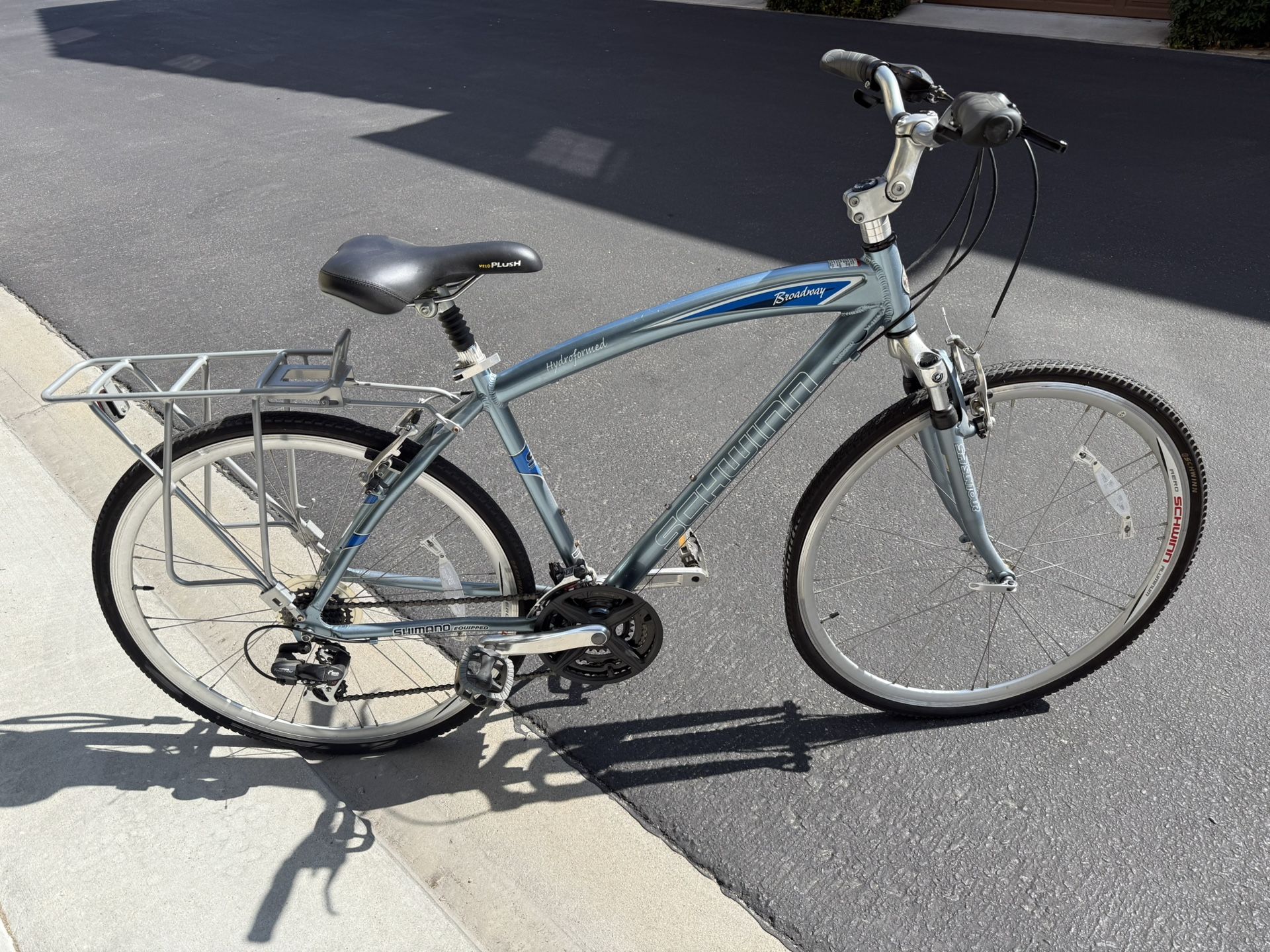 Schwinn Broadway Hydroformed Bike