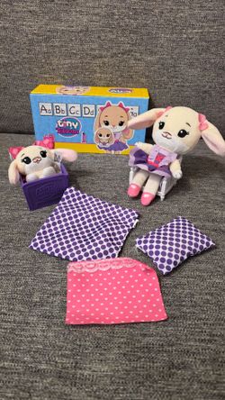 Tiny Tukkins Bunny Preschool Playset with 2 Plush Characters Toy s