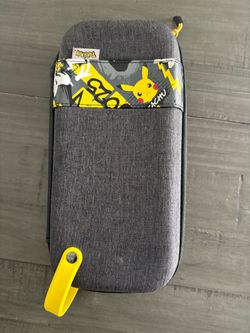 Deluxe Nintendo Switch Case & games