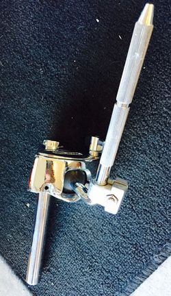 Ball and joint tom mount