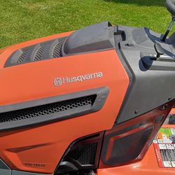 Husqvarna Riding Lawnmower 