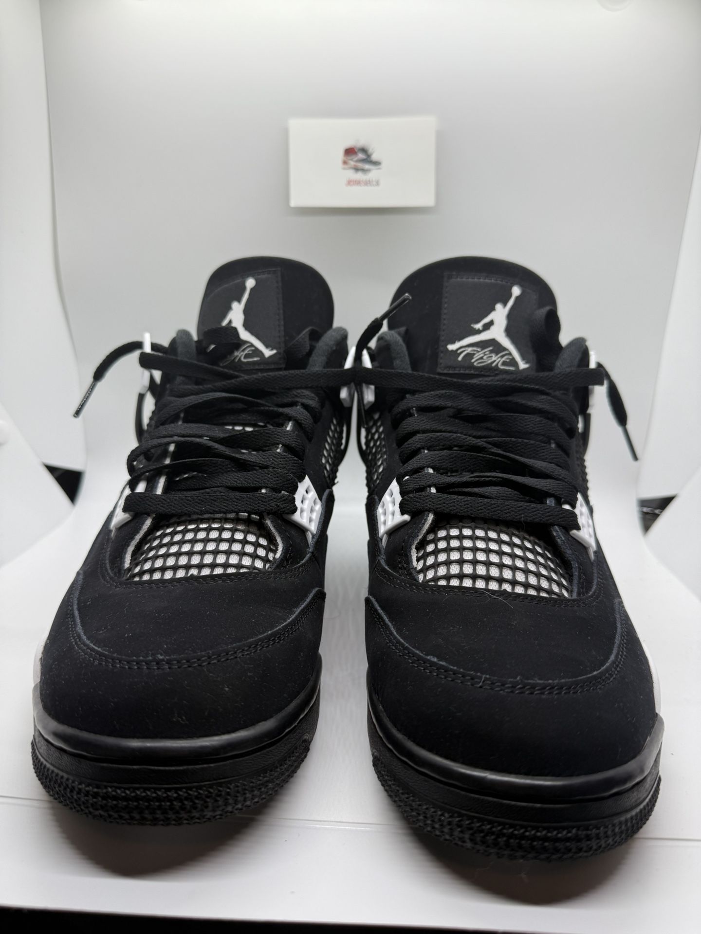 Jordan 4 White Thunder Size 11.5