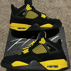 Jordan 4 Retro Men’s Size 9