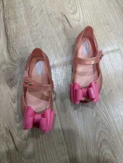 Mini Melissa’s little kid size 8