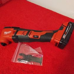 M18 Milwaukee Multi Tool Con Batería $$125