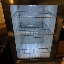 Whynter Mini Fridge/beverage Fridge