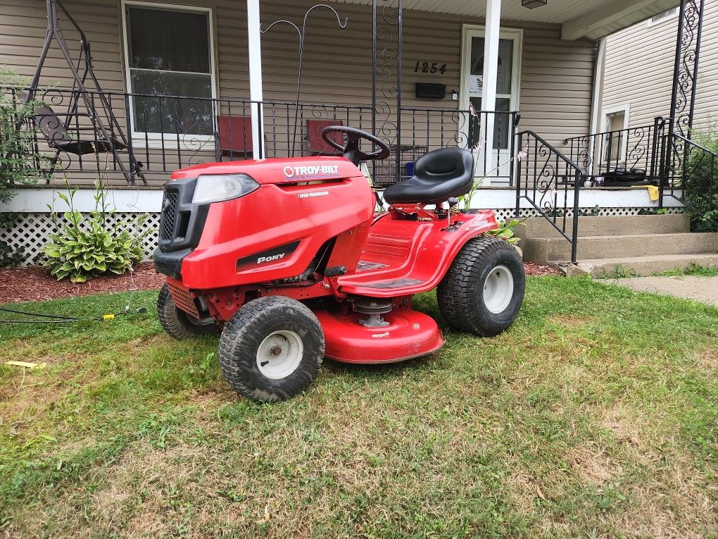 Troy Bilt Riding Lawn Mower