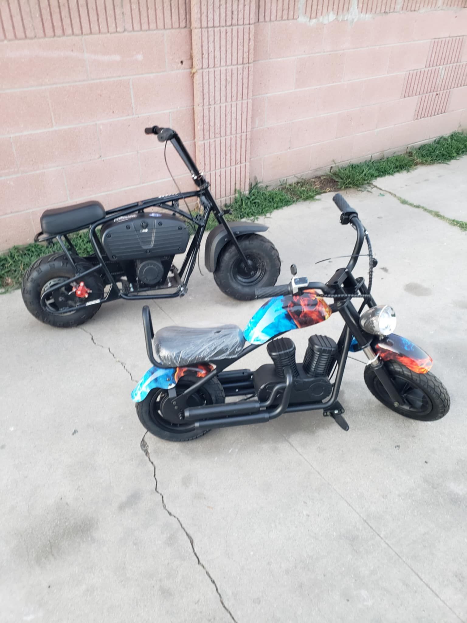 Black is adult Electric mini bike $450! The blue mini bike is for kids only $320!. How much is black one i say $450! Ebike E-bike Electric Bike mini b