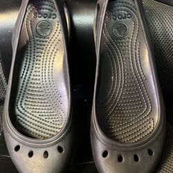 Crocs Womans Slip Ons Size 10