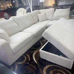  3pc Sectional Set w/built-in USB port and Storage Ottoman