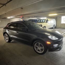 2019 Porsche Macan Premium Plus