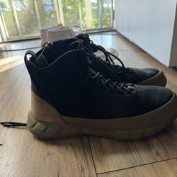 Oakley Boots