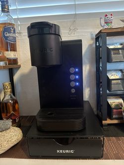 Keurig Coffee Maker – Excellent Condition