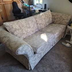 FREE:COUCH/SOFA