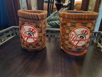 Vintage Pocket Coozie - New York Yankees Tophat
Super Limited Edition!

Our new vintage (does that make sense...?) coozies are desigend after the old 
