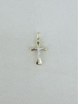 Real 10K Gold Cross Pendant cross   ❤️ Genuine 10K gold ❤️ Tiny design cross with white stone ❤️ Small and elegant ev  ❤️ Dije de cruz en oro auténtic