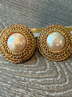 Authentic Vintage Chanel Gold Rope Pearl Center Clip-On Earrings