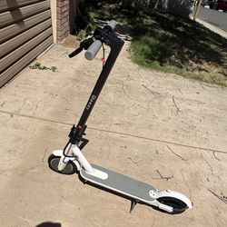Qlaway Electric Scooter 