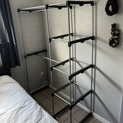 CLOSET ORGANIZER