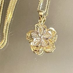 14KT REAL Gold Filigree Floral Pendant/Charm