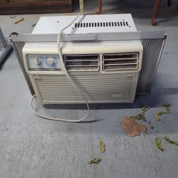 Window AC Unit
