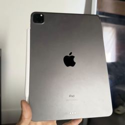  Selling my iPad Pro 11-inch (2nd Generation) 128GB setup.