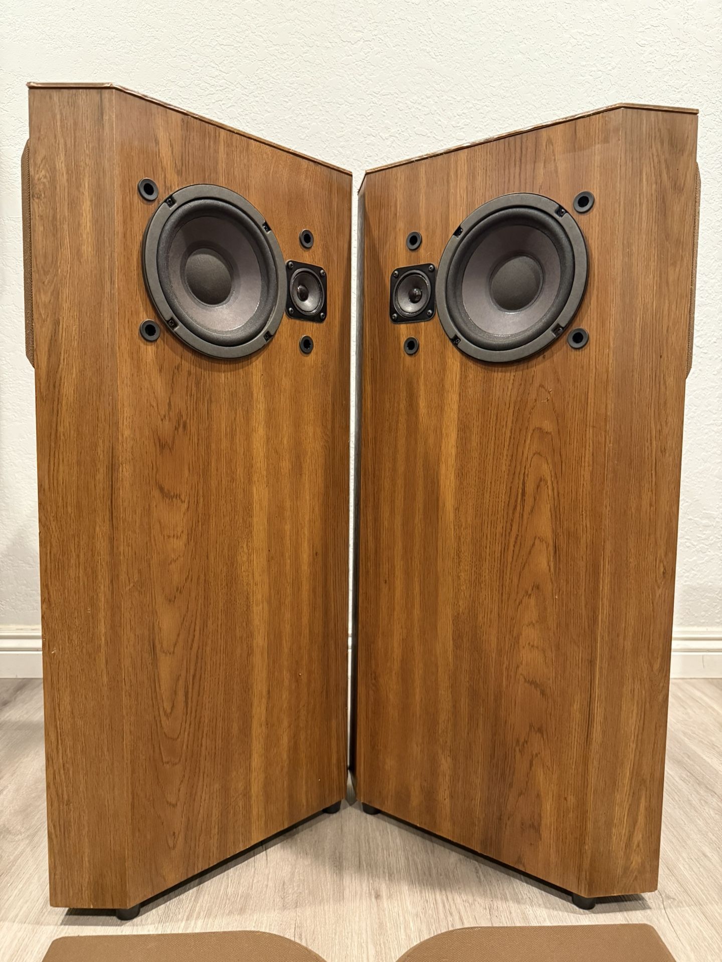 BOSE 401 Direct/Reflecting Speakers