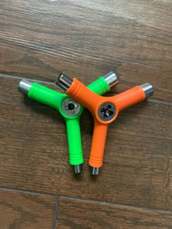 Skateboarding tool