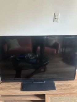 Insignia 39-inch TV