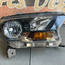 FORD RANGER RIGHT PASSENGER HEADLIGHT OEM