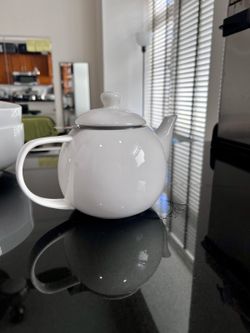 White teapot with lid