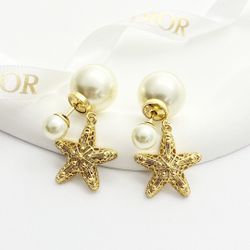 A classic women's earrings