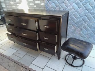 Premium Ashley Dresser Comoda Elegante