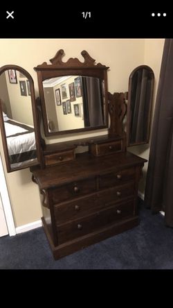 Antique vanity dresser