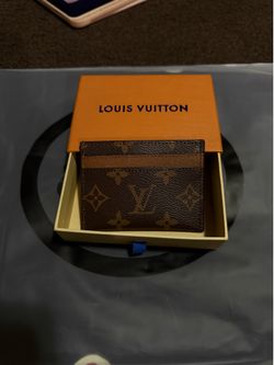 brown card holder
