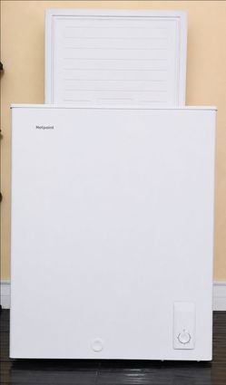 Hotpoint Chest Freezer – Excellent Condition