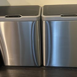 Trash Cans Automatic Lids 13 Gal. Like New
