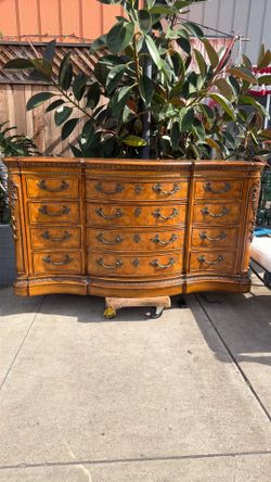 Beautiful 12 Drawer Sooid wood Dresser well made