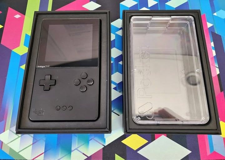Analogue Pocket (Black) with Screen Protector and Hard Case